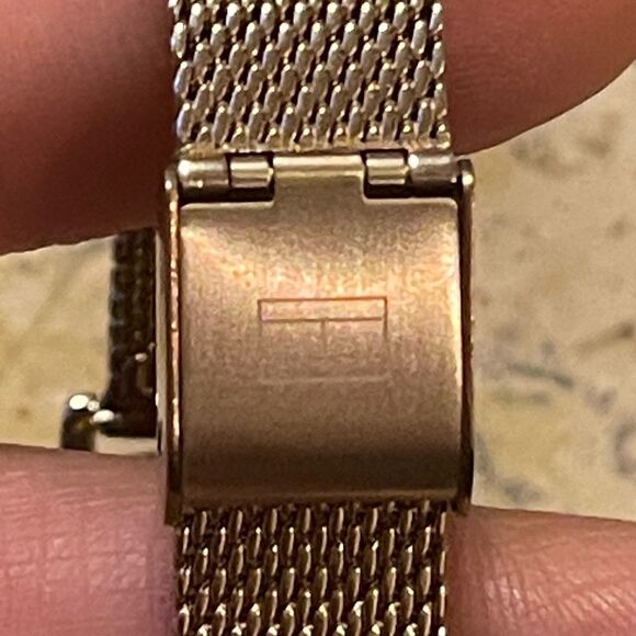 NWOB Tommy Hilfiger rose gold mesh strap watch - Picture 5 of 7